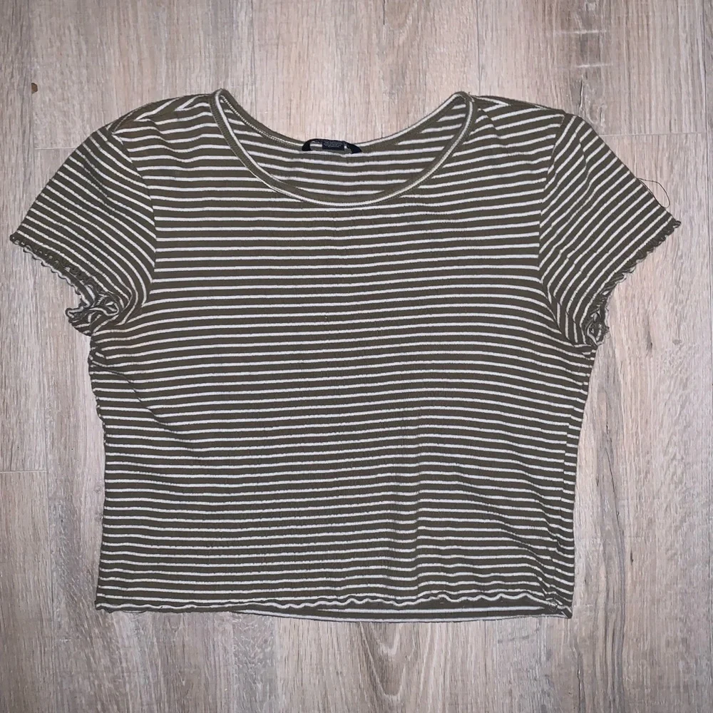 American Eagle Crop Top - Picture 1 of 3